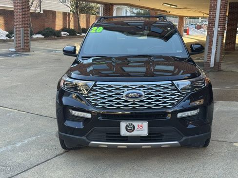 Used 2020 Ford Explorer Platinum w/ Premium Technology Package image 9