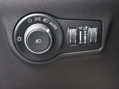 Used 2023 Jeep Compass Limited AWD/4WD image 18