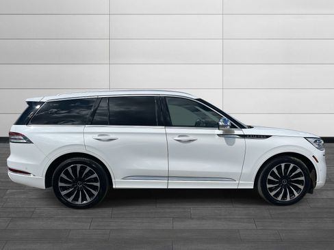 Used 2022 Lincoln Aviator Black Label Grand Touring image 2