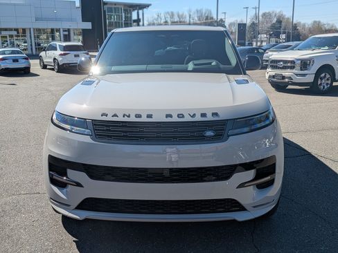 Used 2025 Land Rover Range Rover Sport Dynamic SE image 8