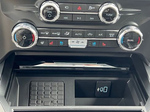 New 2026 Ford F250 Lariat w/ Lariat Ultimate Package image 43