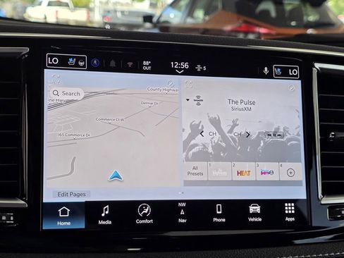 New 2026 Chrysler Pacifica Limited w/ Uconnect Theater Family Group image 31