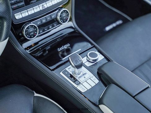 Used 2015 Mercedes-Benz SL 550 image 46