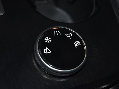 Used 2023 Nissan Rogue SV image 16