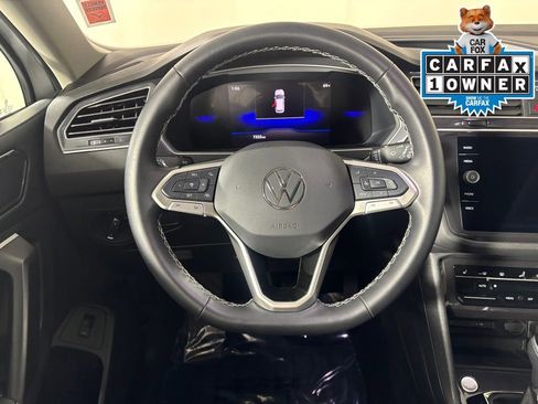 Used 2024 Volkswagen Tiguan SE image 15