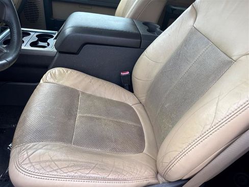 Used 2011 Ford F250 Lariat w/ Lariat Interior Pkg AWD/4WD image 12