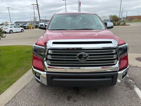 Used 2020 Toyota Tundra Limited w/ Limited Premium Package AWD/4WD image 3