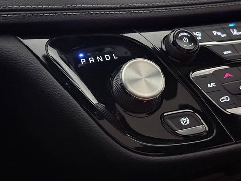 Used 2019 Chrysler Pacifica Limited w/ Advanced Safetytec Group image 39