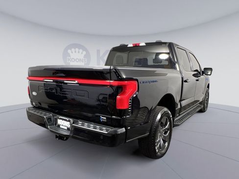 Used 2024 Ford F150 Lightning Lariat image 7