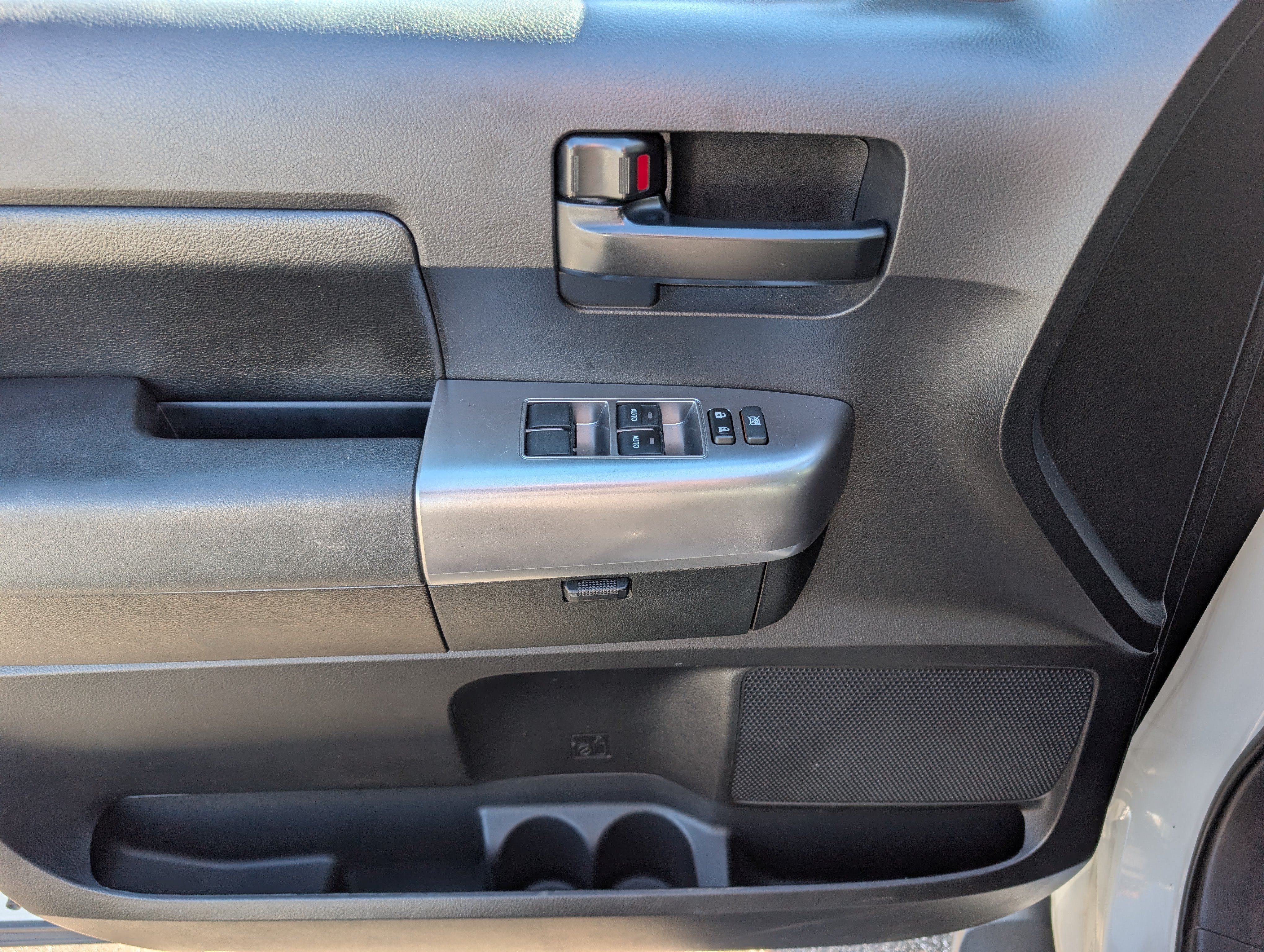 Used 2018 Toyota Sequoia TRD Sport AWD/4WD image 20