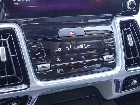 Certified 2023 Kia Sorento SX Prestige AWD/4WD image 22