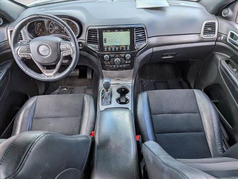 Used 2021 Jeep Grand Cherokee Laredo X image 18