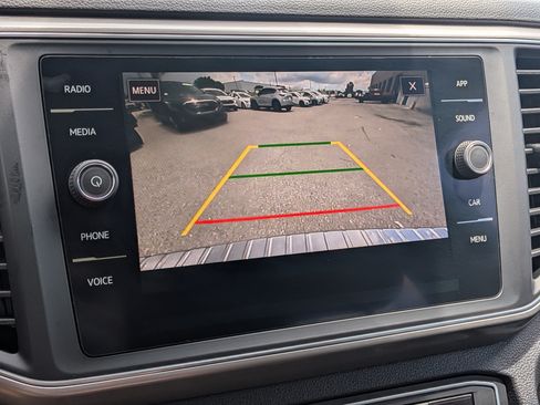 Used 2019 Volkswagen Atlas SE w/ Panoramic Sunroof Package FWD image 33