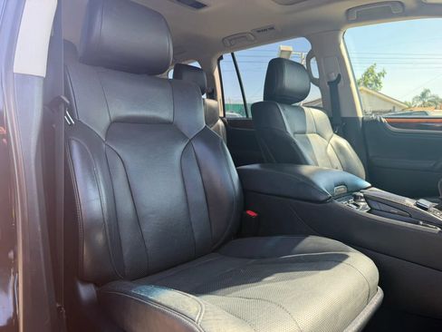 Used 2017 Lexus LX 570 4WD w/ Luxury Package image 17