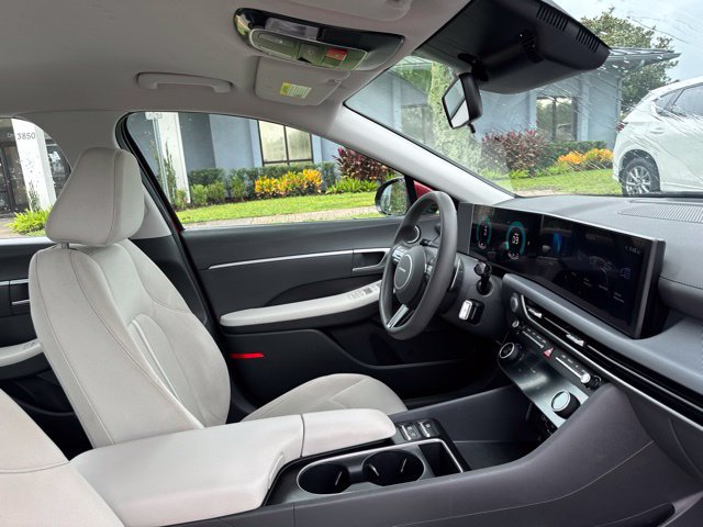 Used 2025 Hyundai Sonata SEL FWD image 11