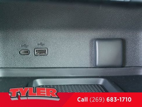 New 2026 Chevrolet Traverse LT w/ Midnight/Sport Edition AWD/4WD image 32