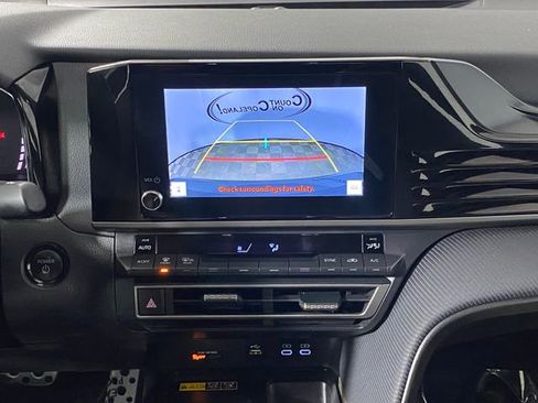 Used 2025 Toyota Camry SE FWD image 15
