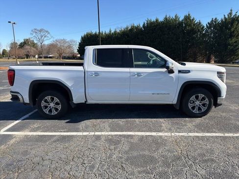 Used 2024 GMC Sierra 1500 SLT image 9