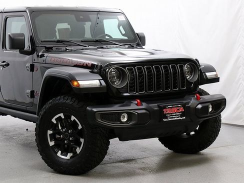 Used 2025 Jeep Wrangler Unlimited Rubicon image 2