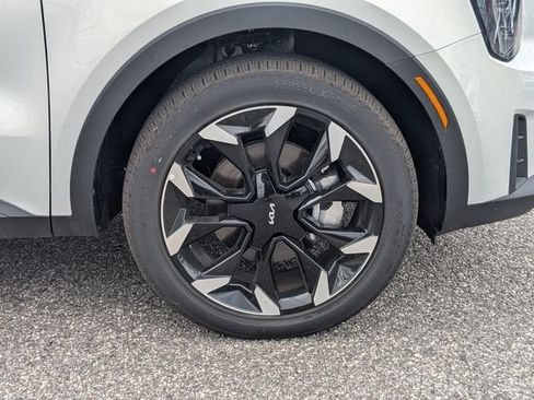 New 2026 Kia Sorento EX FWD image 10