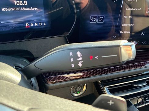 Certified 2025 Chevrolet Traverse RS image 16