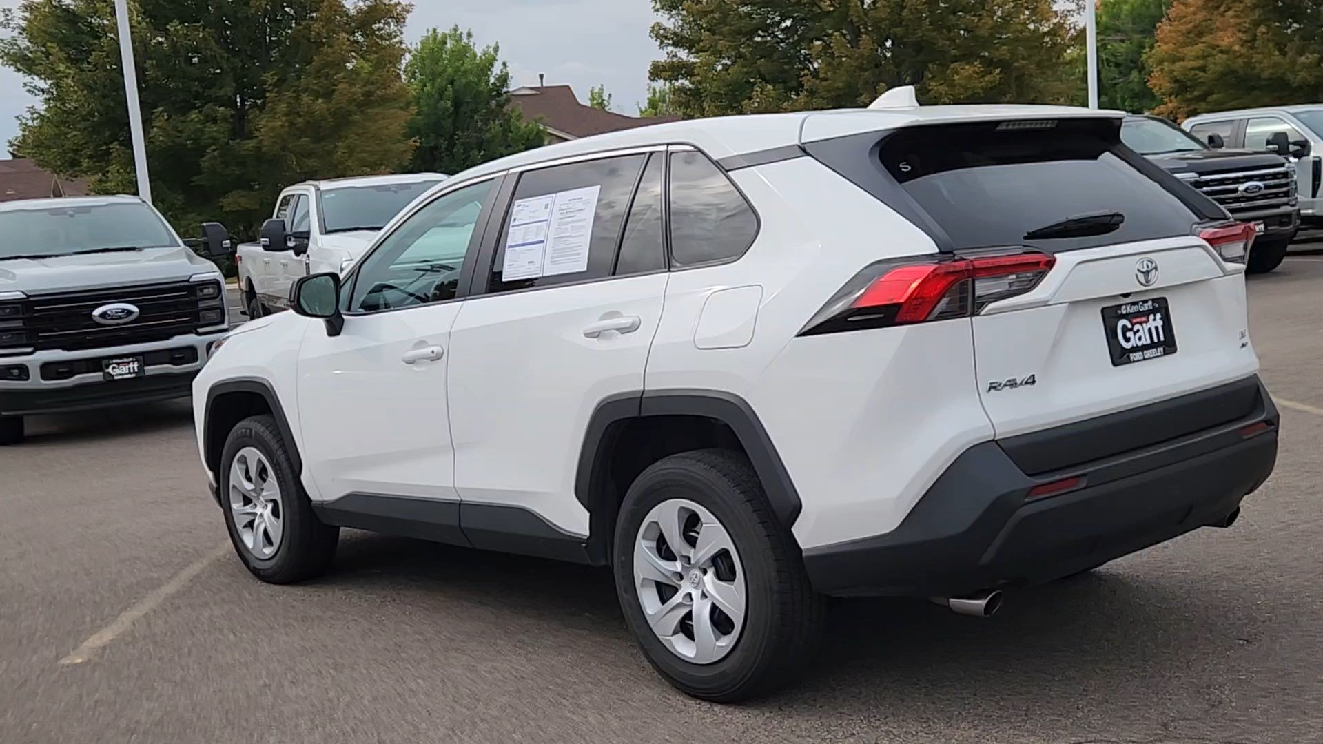 Used 2025 Toyota RAV4 LE AWD/4WD image 22