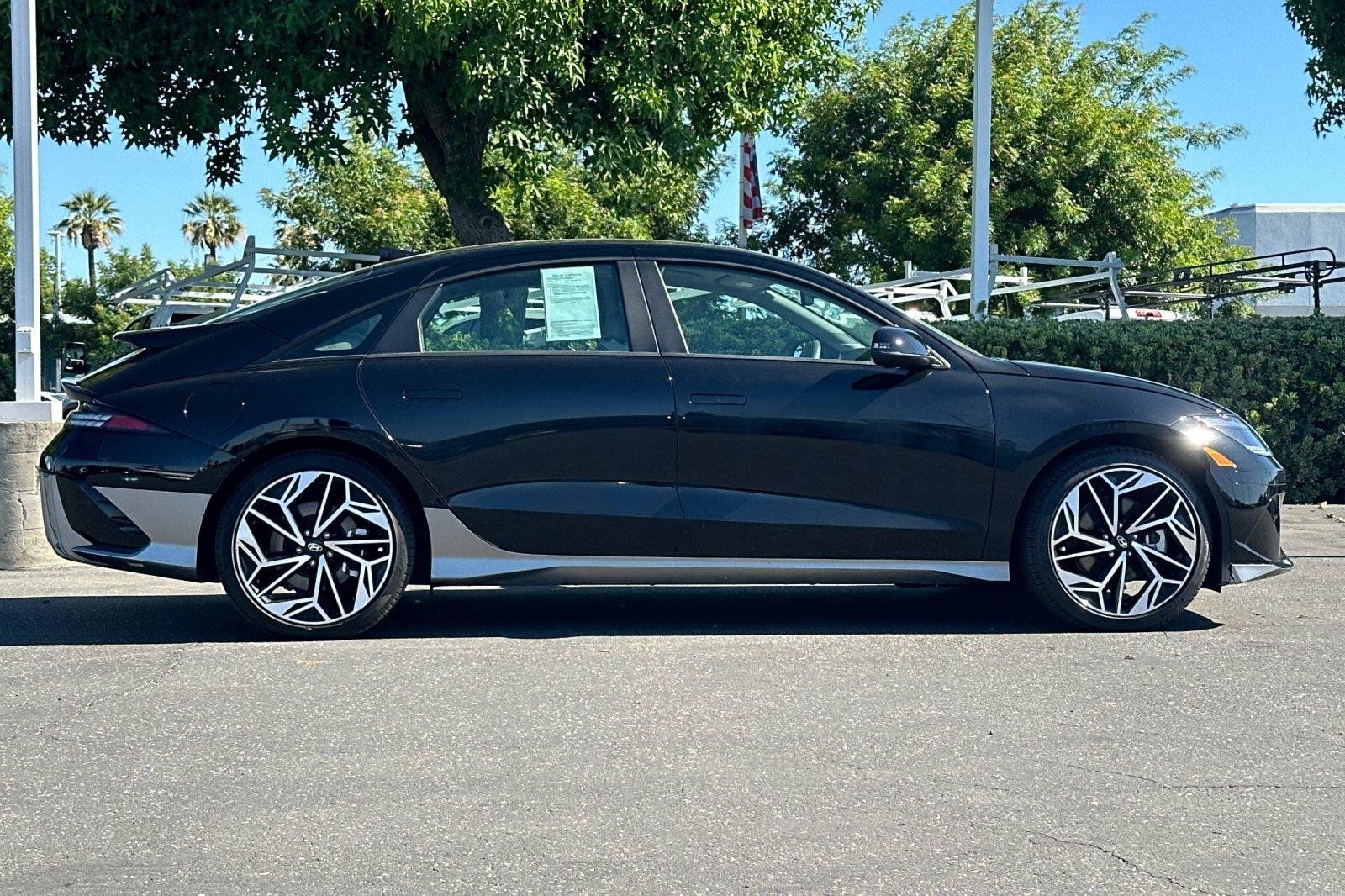 Used 2023 Hyundai Ioniq 6 SEL RWD image 2