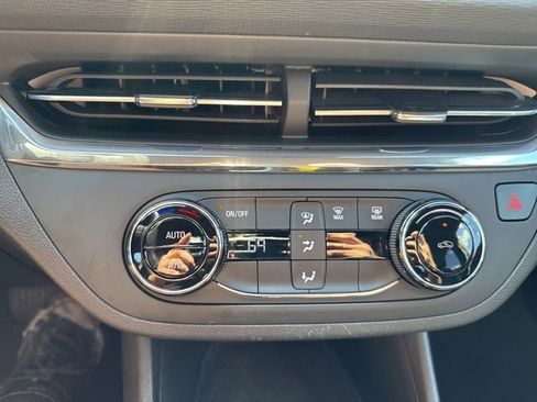 Used 2025 Buick Envista Preferred FWD image 23