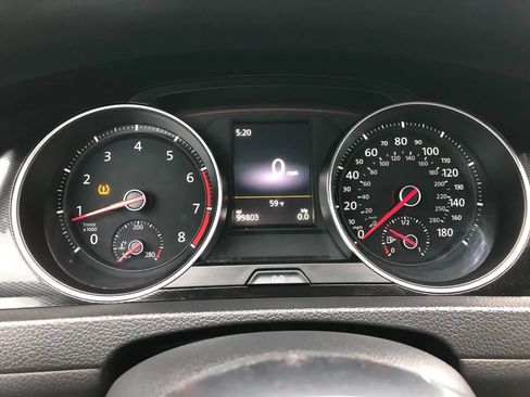 Used 2015 Volkswagen Golf 4-Door FWD image 21