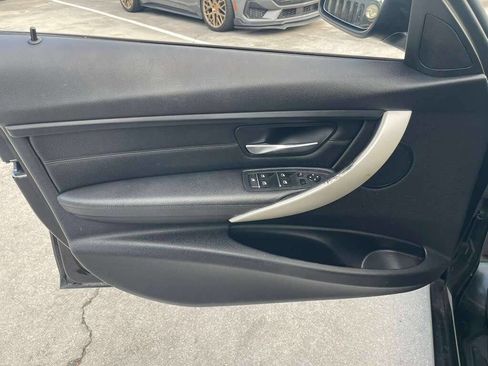 Used 2017 BMW 320i xDrive Sedan image 13