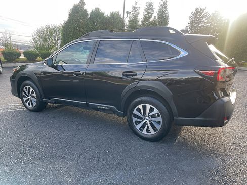 Used 2024 Subaru Outback Premium image 27