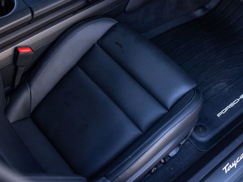 Certified 2023 Porsche Taycan Turbo image 35