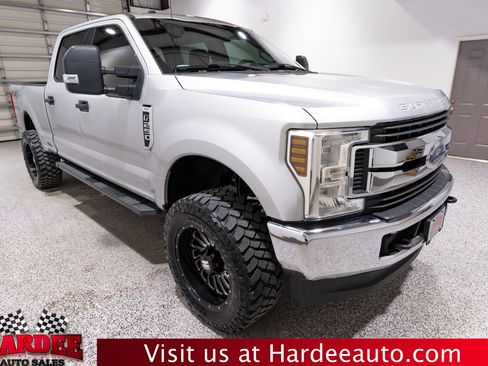 Used 2018 Ford F250 XLT AWD/4WD image 6