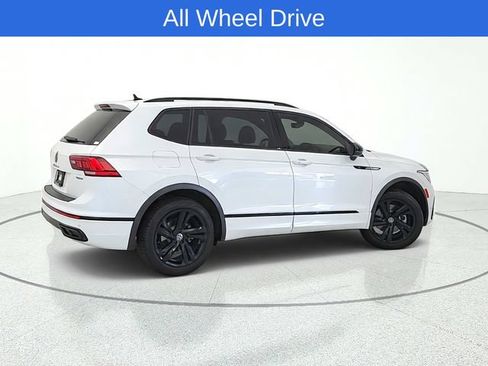 Used 2024 Volkswagen Tiguan SE R-Line AWD/4WD image 6