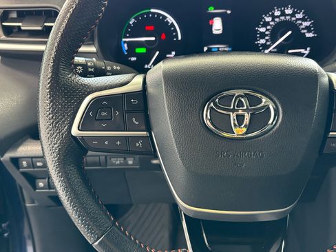 Used 2021 Toyota Sienna XSE image 38