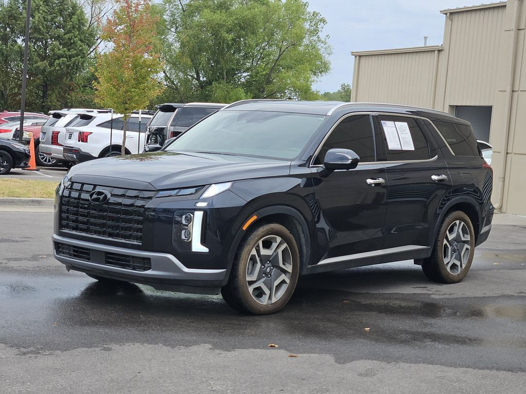Used 2025 Hyundai Palisade Limited FWD image 2