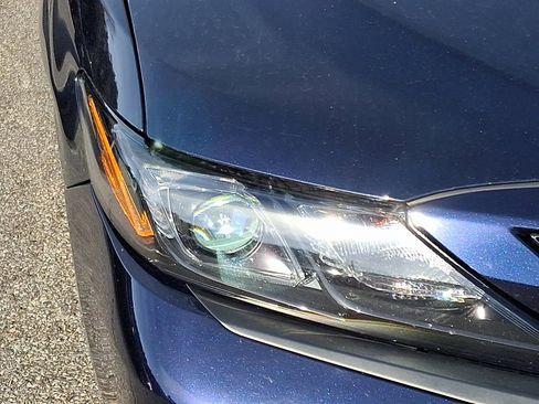 Used 2021 Toyota Camry SE image 9