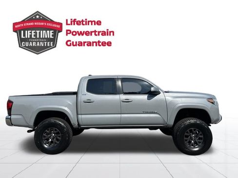 Used 2020 Toyota Tacoma SR5 AWD/4WD image 9