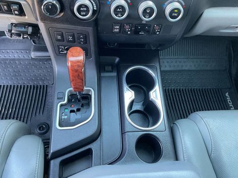 Used 2018 Toyota Sequoia Platinum image 27