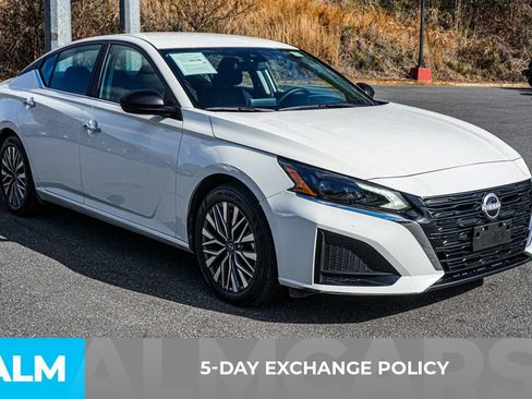 Used 2025 Nissan Altima 2.5 SV image 4