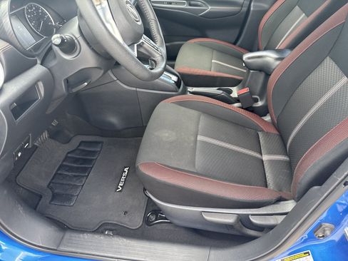 Used 2024 Nissan Versa SR FWD image 19