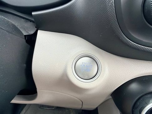 Certified 2024 Hyundai Venue SEL FWD image 34