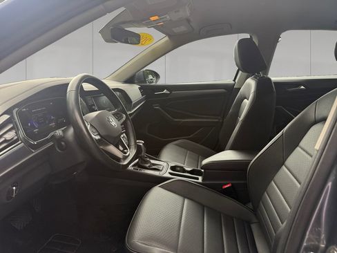 Used 2024 Volkswagen Jetta SE FWD image 10