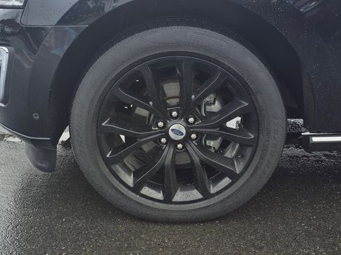 Used 2019 Ford Expedition Platinum image 12