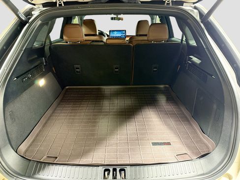 Used 2021 Lincoln Nautilus Reserve image 11