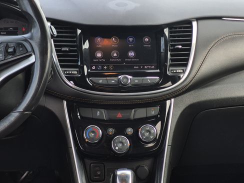 Used 2020 Chevrolet Trax Premier AWD/4WD image 17