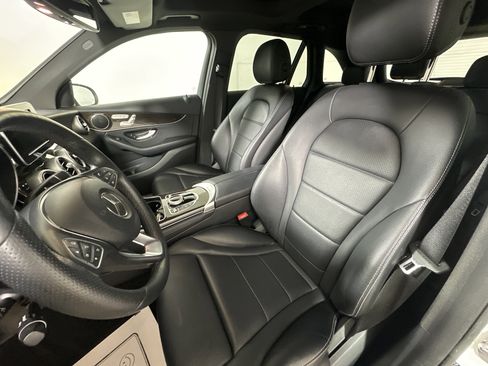 Used 2017 Mercedes-Benz GLC 300 4MATIC image 9