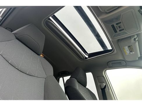 Used 2020 Toyota RAV4 XLE w/ Convenience Package AWD/4WD image 19