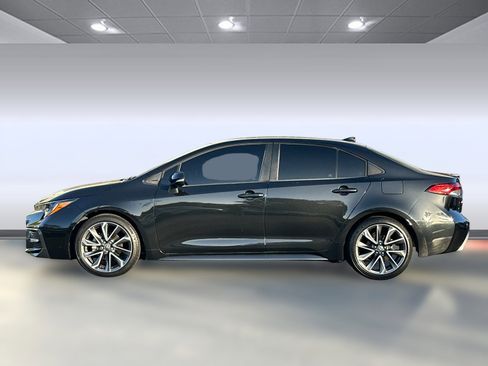 Used 2021 Toyota Corolla SE image 2