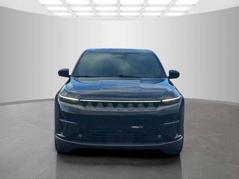 Used 2024 Jeep Wagoneer Launch Edition image 2